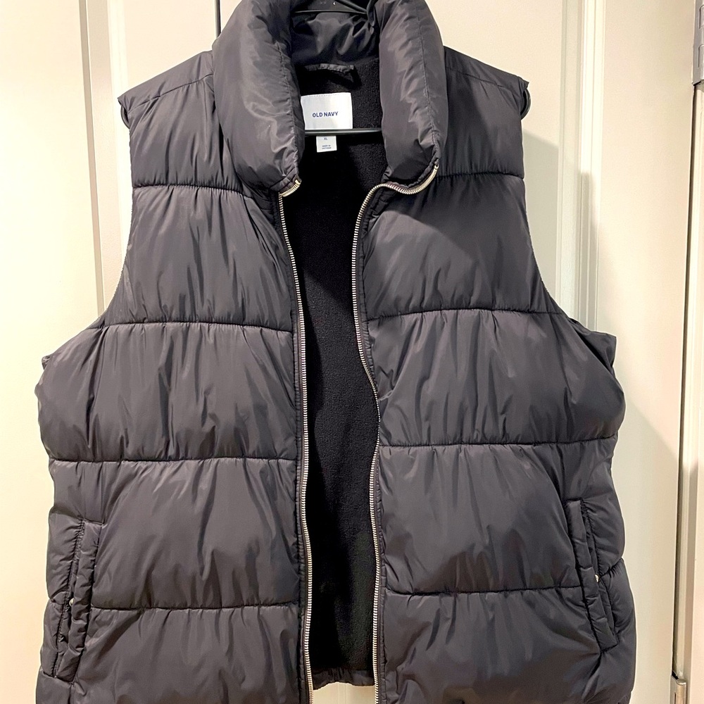 Old Navy Men’s Puffer Vest Black Full Zipper XL